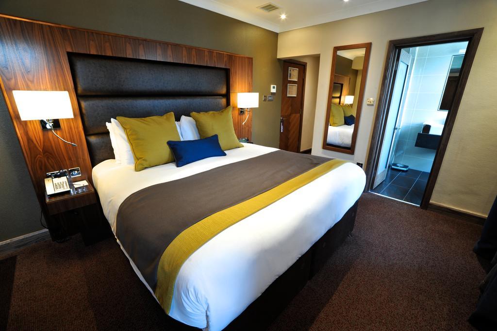 Frensham Pond Country House Hotel & Spa Farnham  Exterior foto