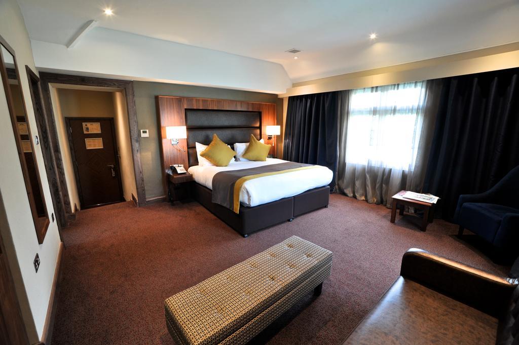 Frensham Pond Country House Hotel & Spa Farnham  Exterior foto